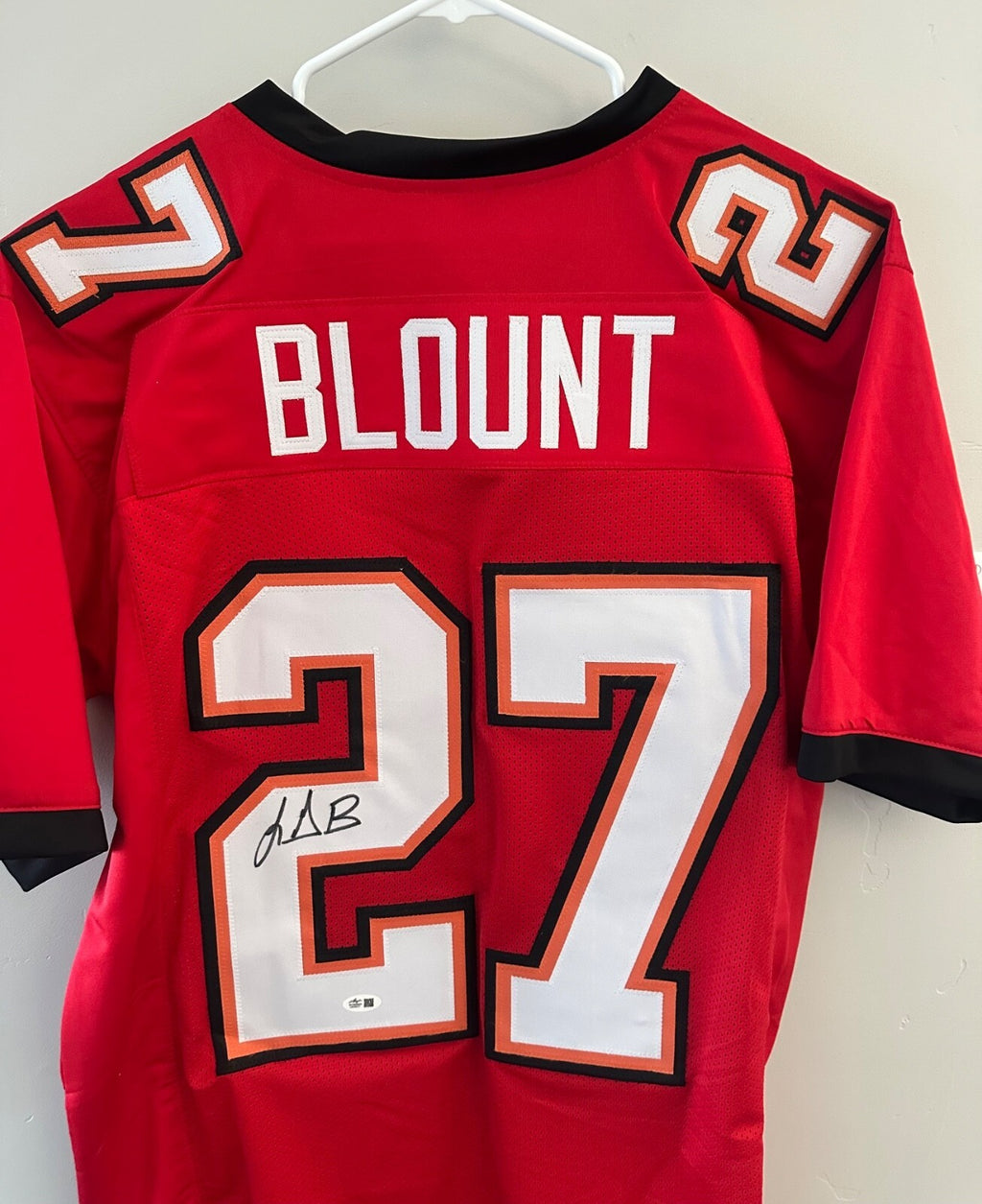 LeGarrette Blount Signed Buccaneers Custom Jersey #27 — Leaf Witnessed COA