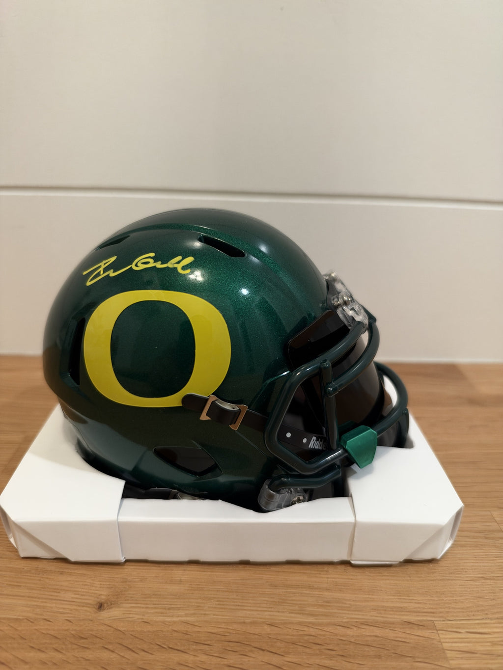 Dillon Gabriel Signed Oregon Ducks Green Speed Mini Helmet Visor Beckett