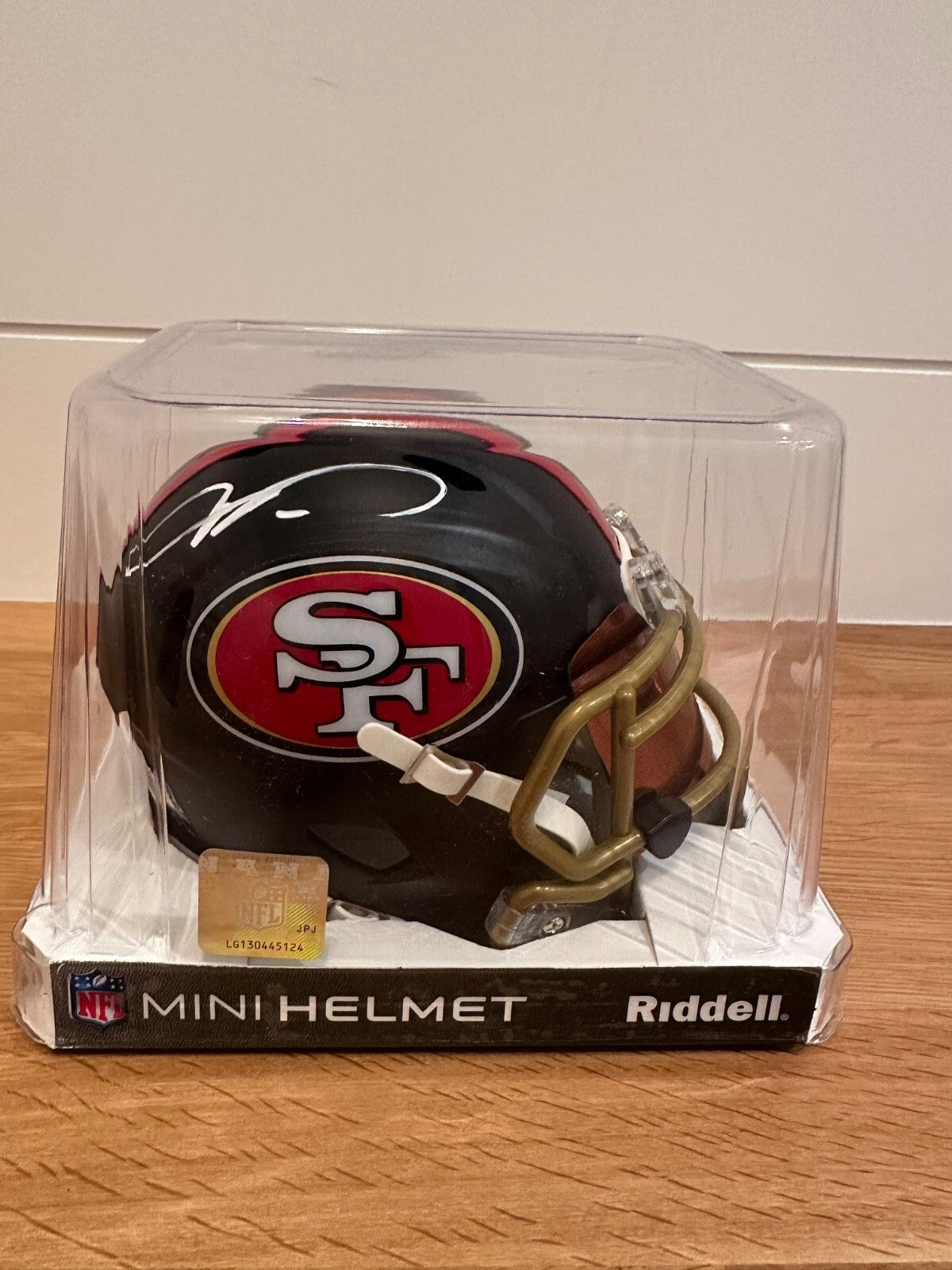 Vernon Davis Signed 49ers Eclipse Mini Helmet – Beckett Witnessed