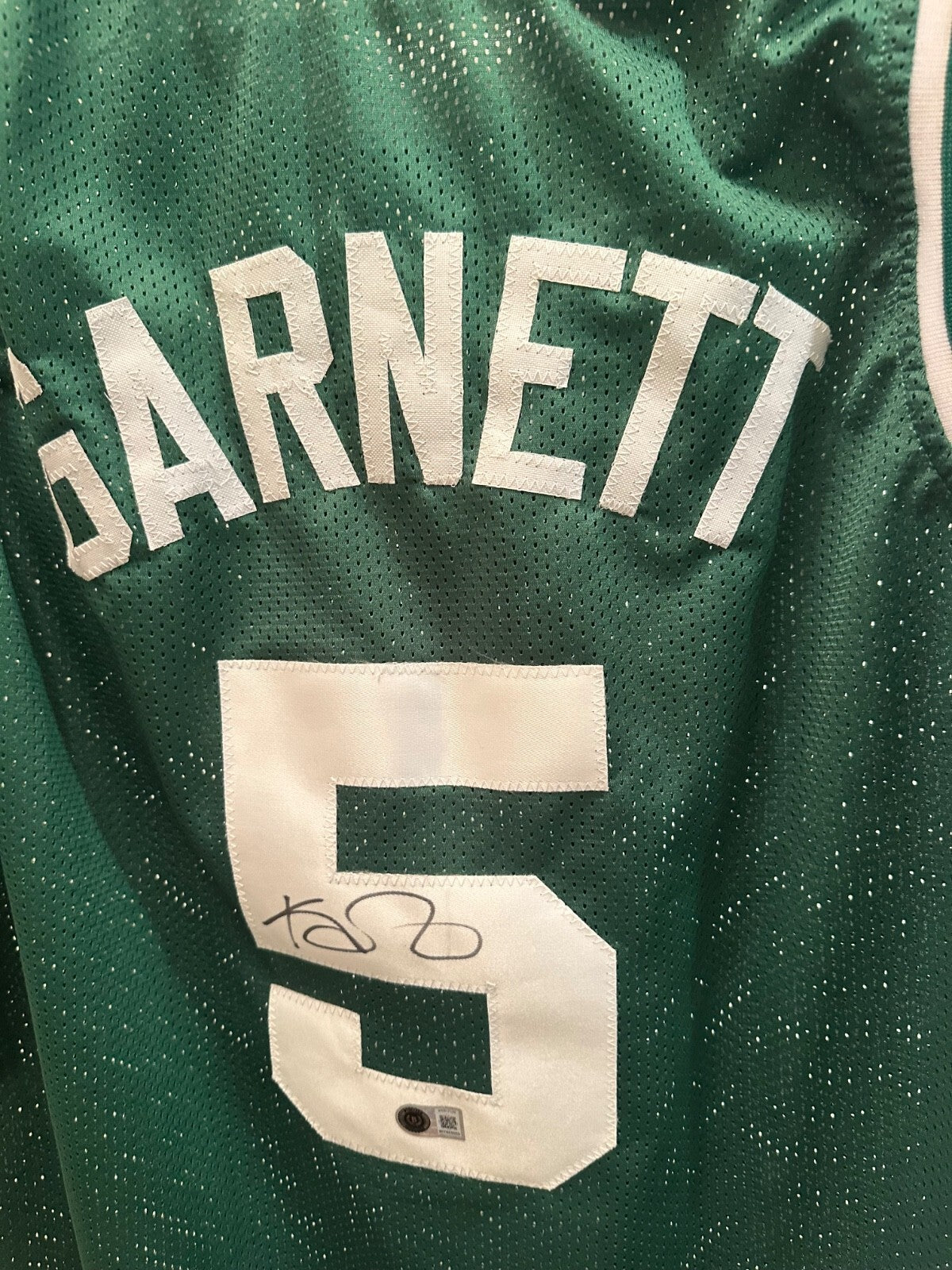 Kevin Garnett Signed Boston Celtics #5 Jersey – Beckett Witnessed