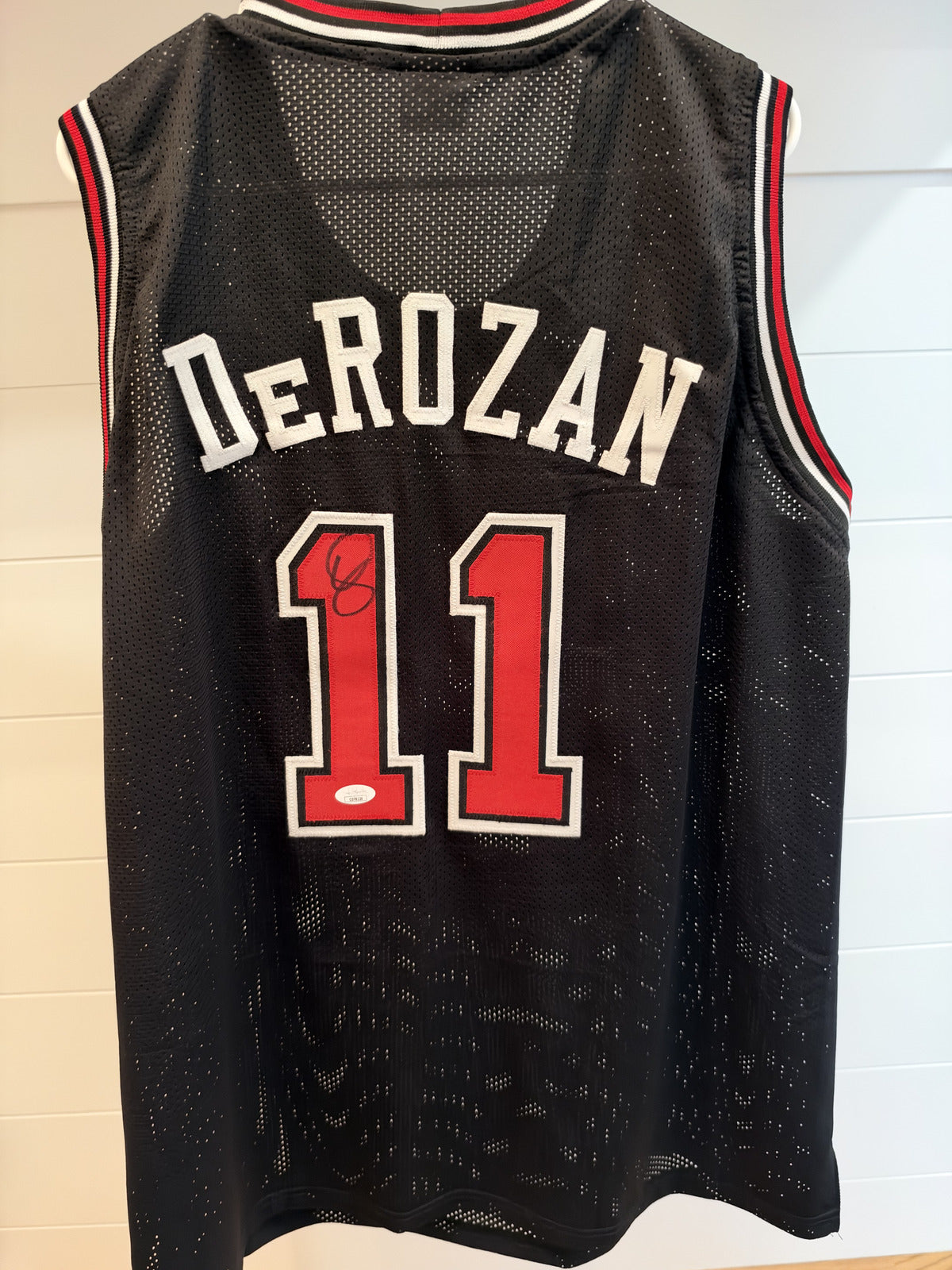 DeMar DeRozan Signed Chicago Bulls Custom Jersey #11 XL Black JSA COA