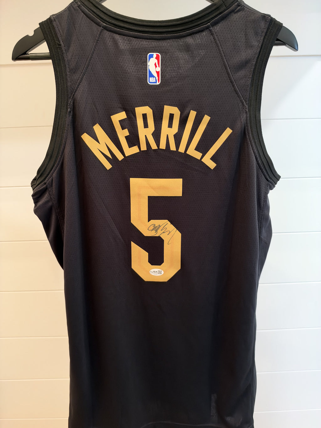 Sam Merrill Signed Cavaliers Jordan Swingman Jersey Black L 48 JSA