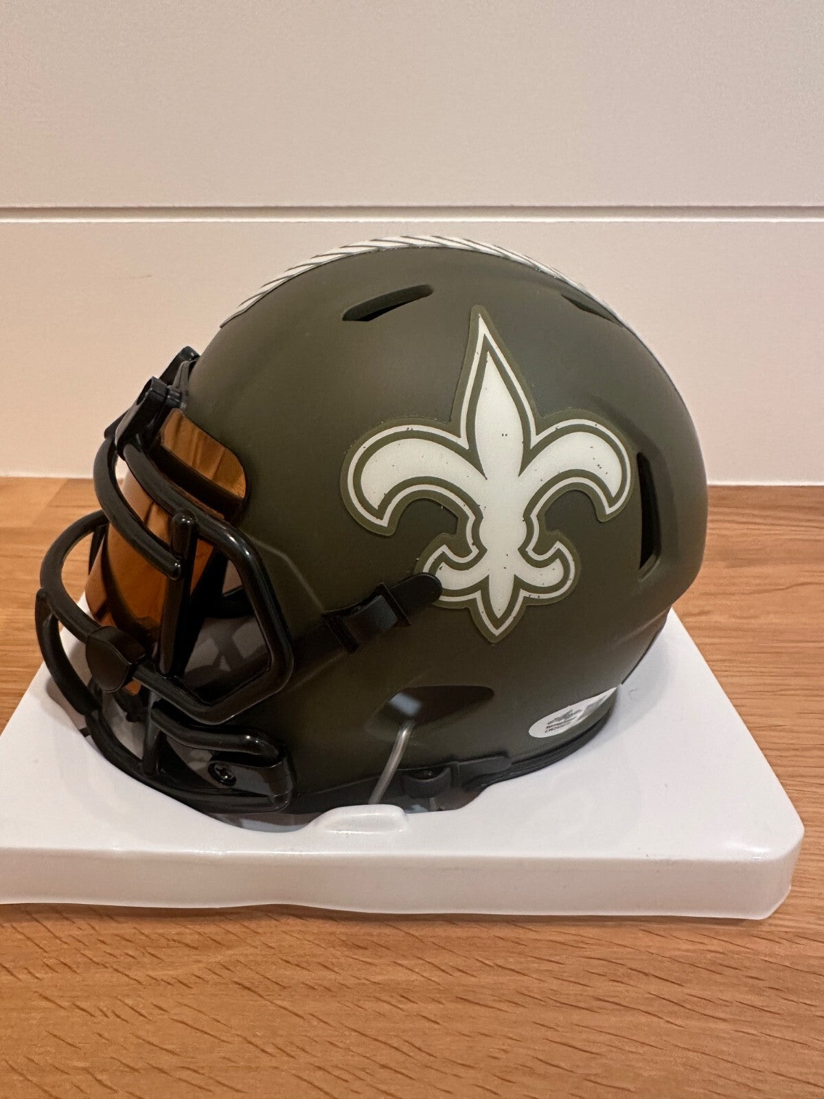 Jeremy Shockey Signed Saints Olive Green Mini Helmet – Leaf Witnessed