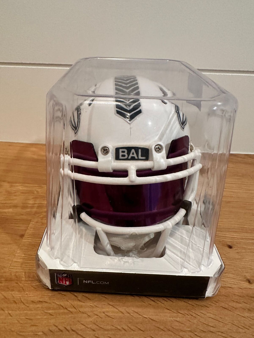 Terrell Suggs Signed Baltimore Ravens Riddell Mini Helmet – Beckett Witnessed