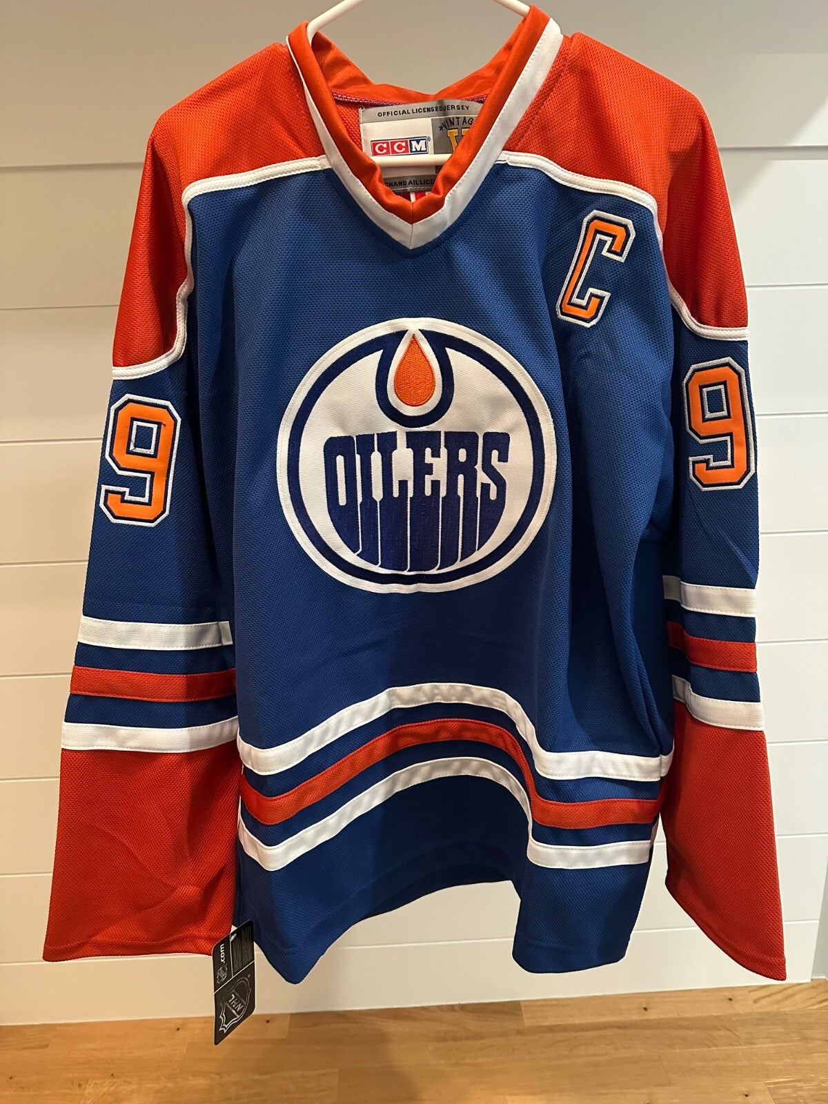 Wayne Gretzky Edmonton Oilers CCM Vintage Hockey Jersey – Size 52 NWT
