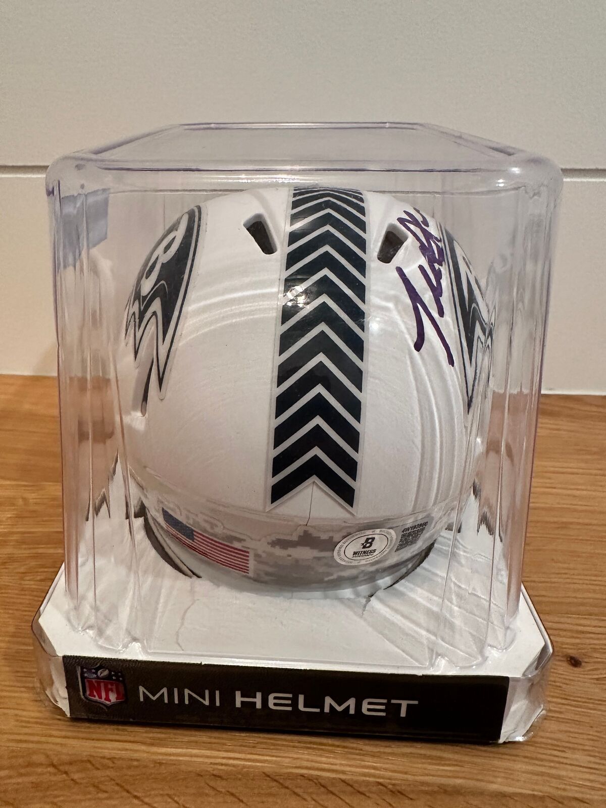 Terrell Suggs Signed Baltimore Ravens Riddell Mini Helmet – Beckett Witnessed