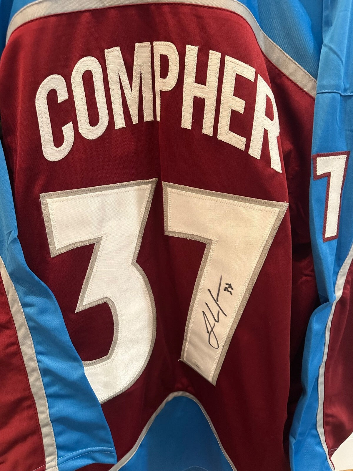 J.T. Compher Signed Colorado Hockey Jersey #37 – JSA Authenticated XL
