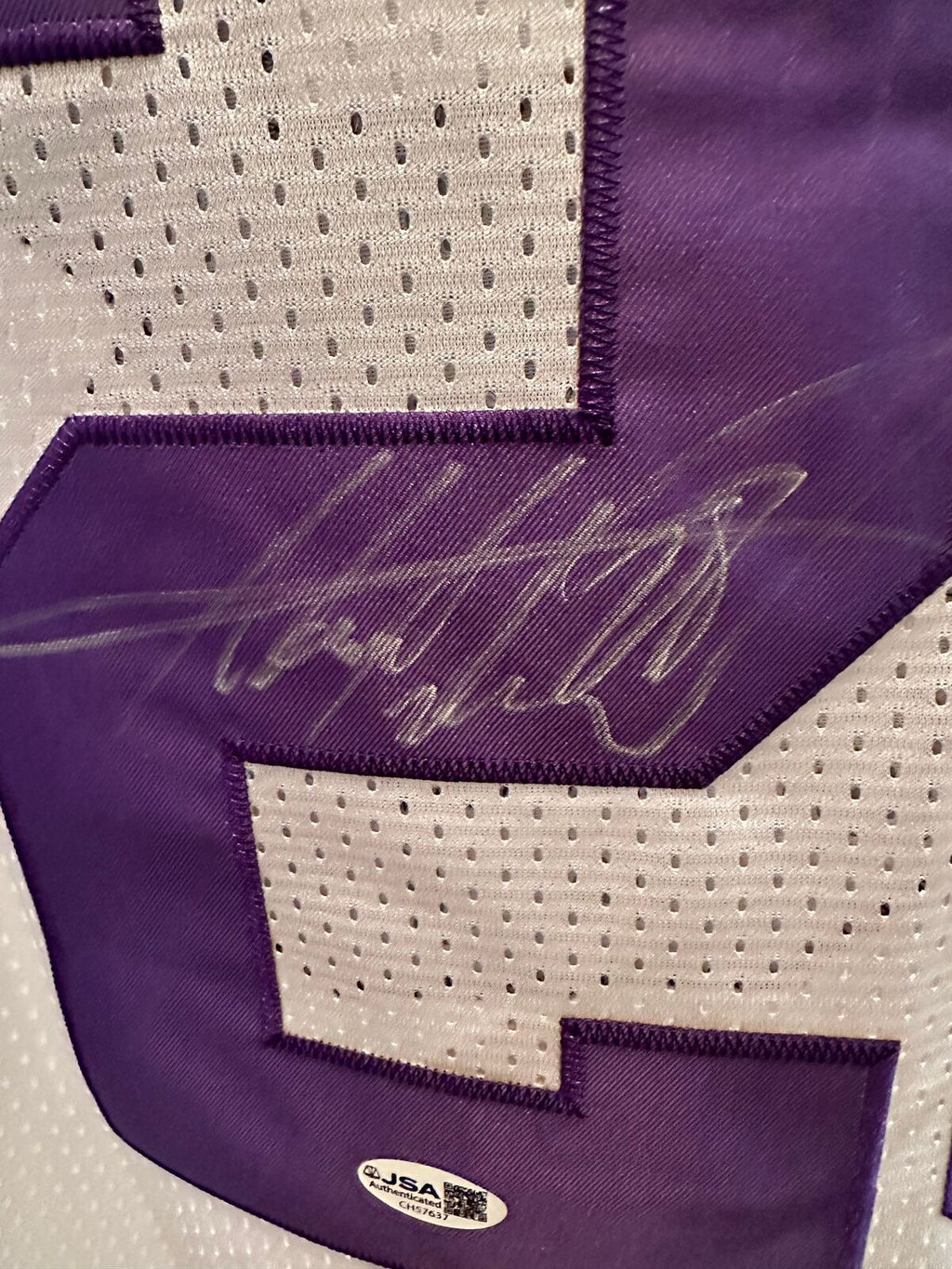 Adrian Peterson Autographed Minnesota Vikings Mitchell & Ness #28 Jersey – JSA