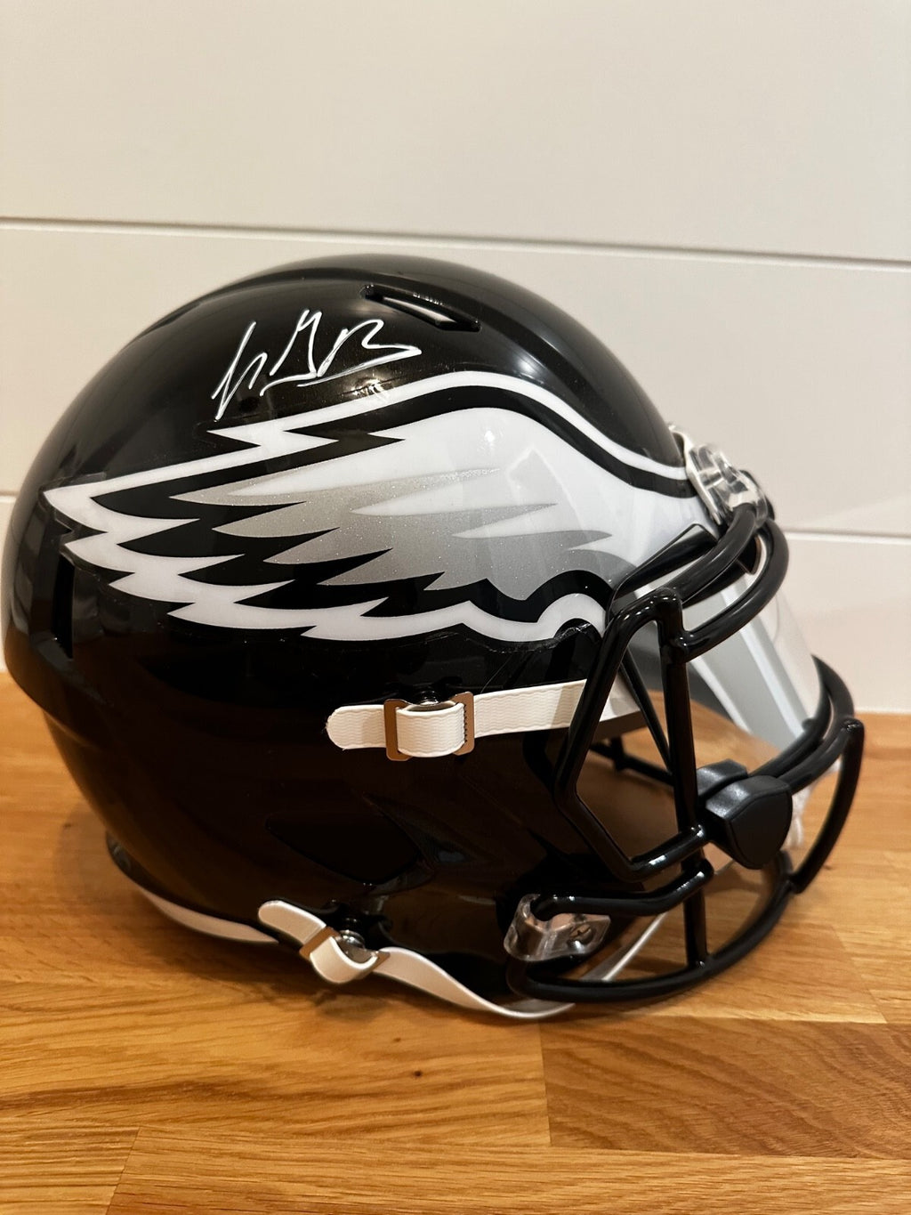 LeGarrette Blount Signed Eagles Black Full-Size Helmet – Leaf Witnessed
