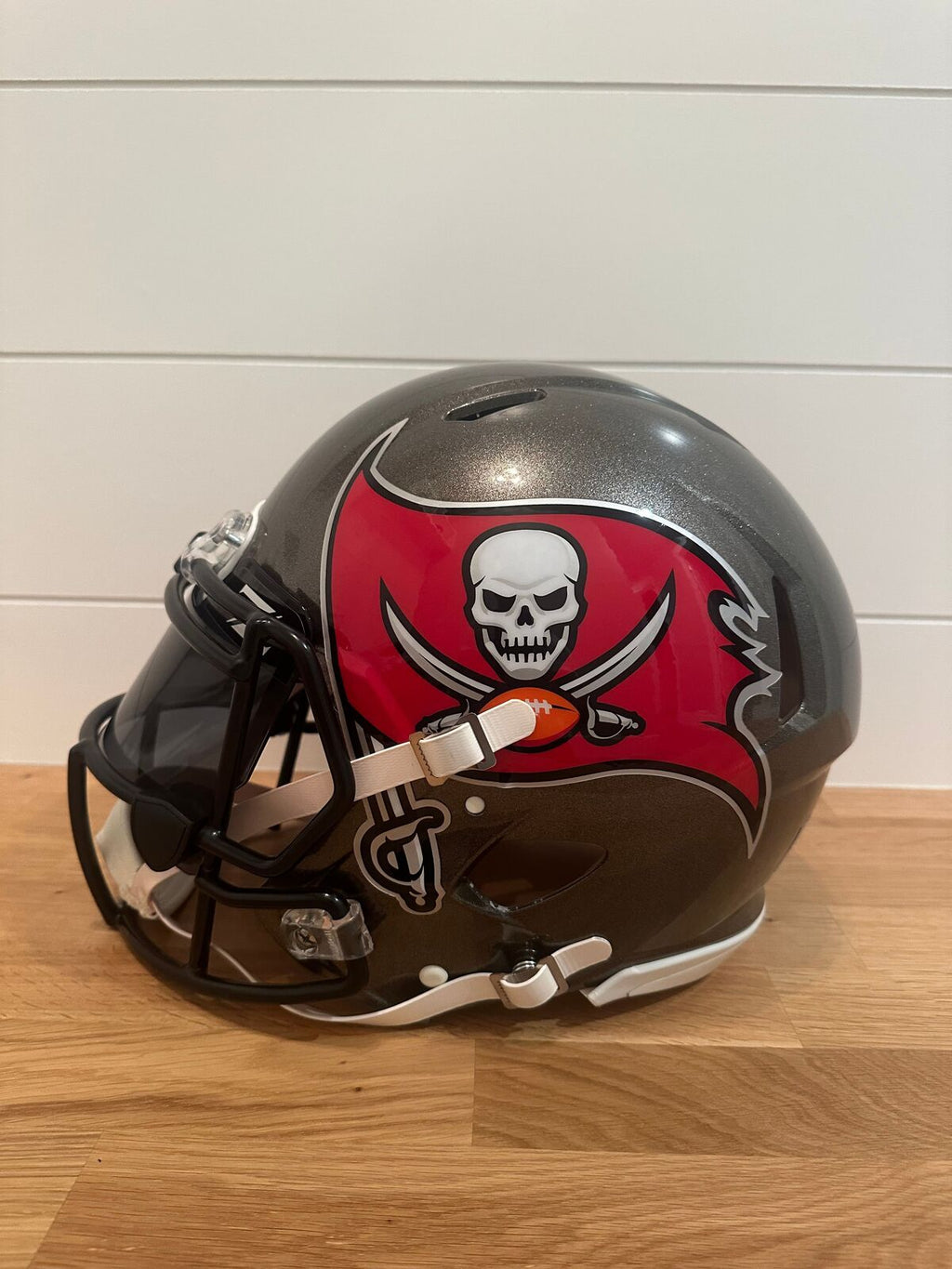Chris Godwin Signed Buccaneers Full-Size Authentic Speed Helmet – Beckett
