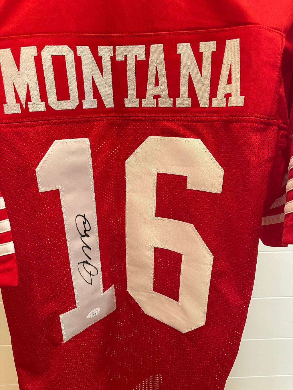 Joe Montana Signed San Francisco 49ers #16 Jersey – JSA Authenticated