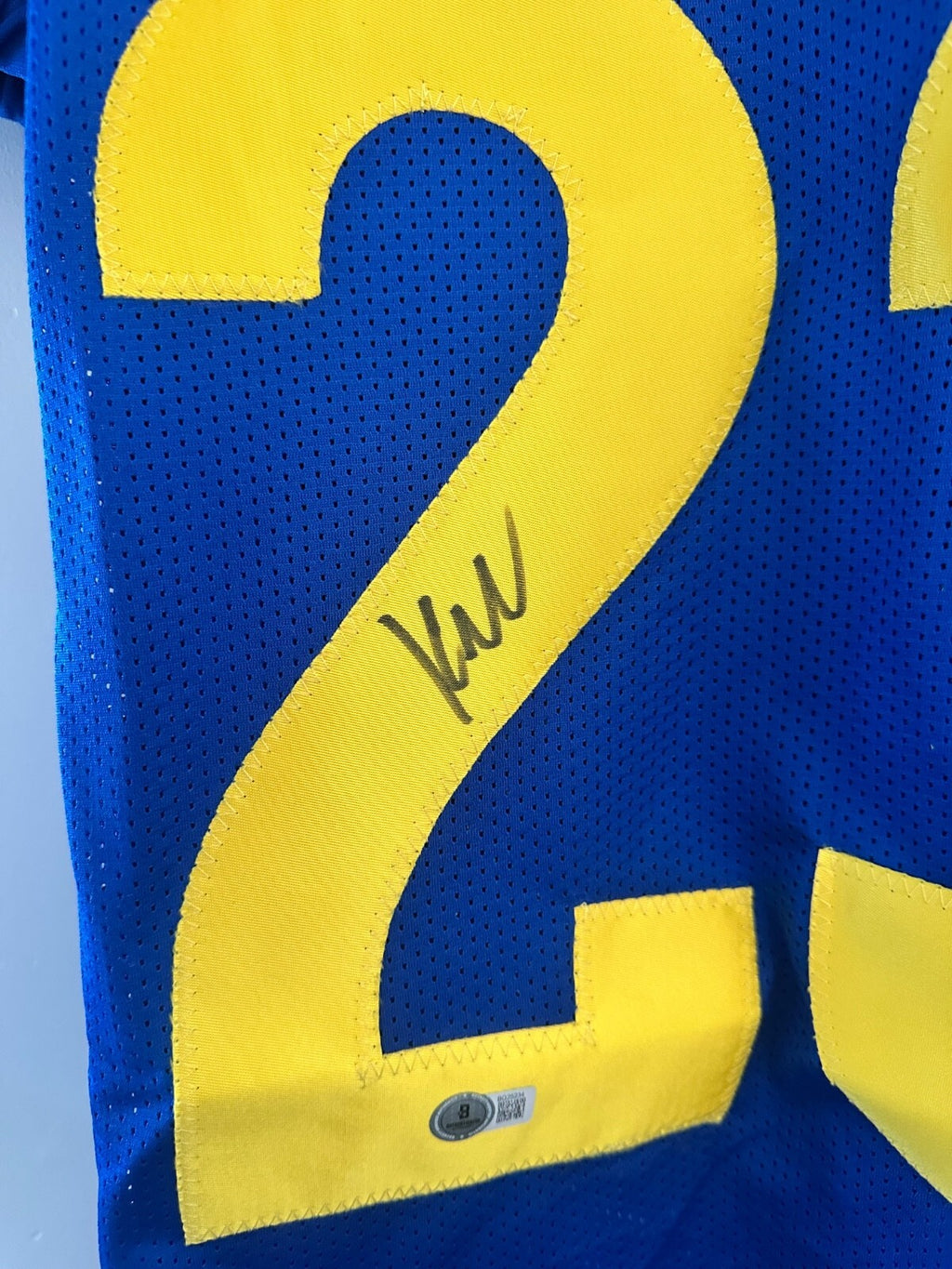 Kyren Williams Signed Rams Jersey with game cut sleeves – Beckett Authenticated