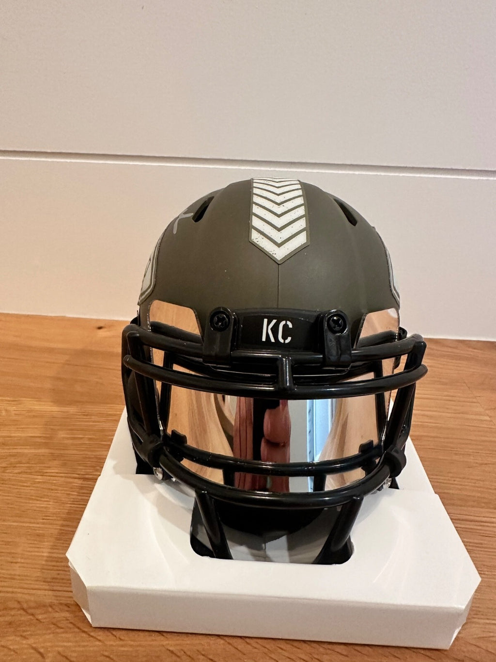 Isiah Pacheco Signed Chiefs Salute to Service Mini Helmet – Witness Authenticate