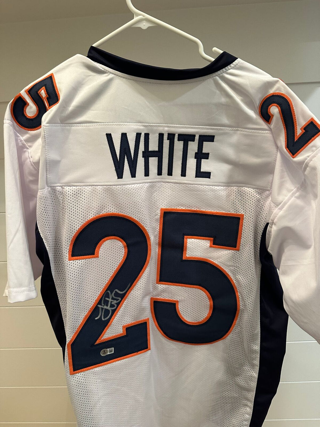 LenDale White Signed Denver Broncos -Style #25 Jersey – Beckett Witnessed