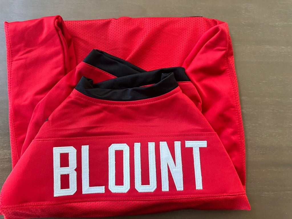 LeGarrette Blount Signed Buccaneers Custom Jersey #27 — Leaf Witnessed COA