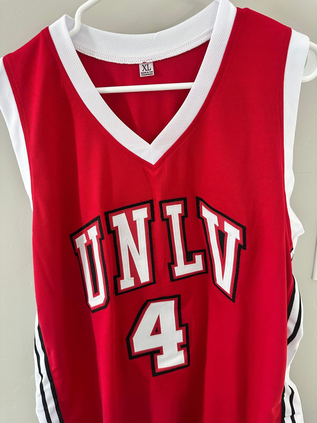 Signed Larry Johnson #4 UNLV Jersey – Beckett Authenticated