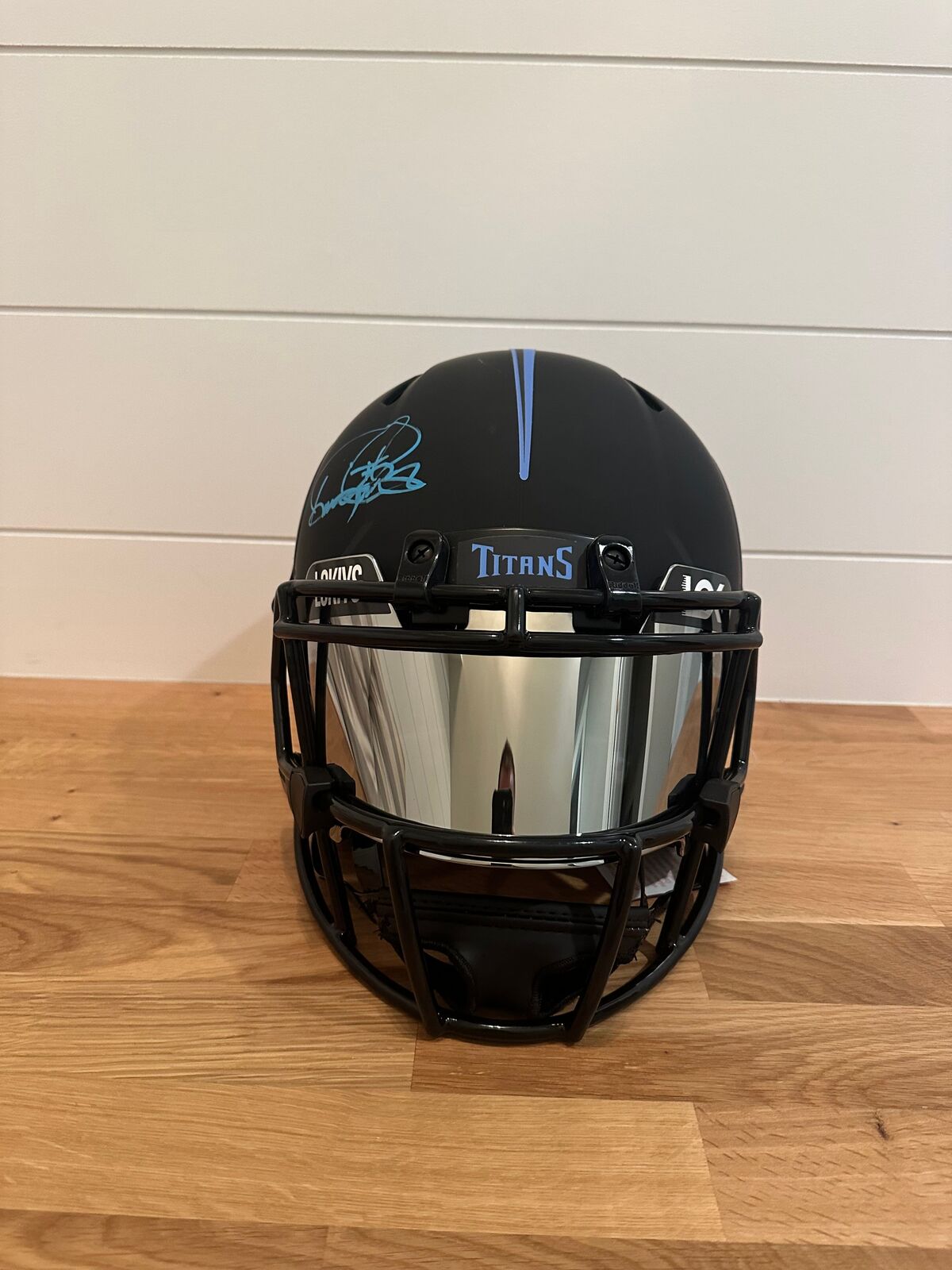 Derrick Henry Signed Tennessee Titans Eclipse Authentic Full-Size Helmet