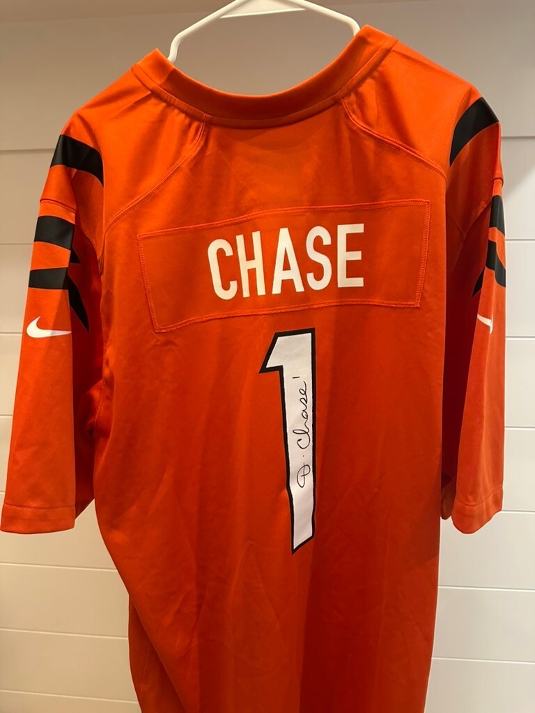 Ja’Marr Chase Signed Cincinnati Bengals Orange Nike XL Jersey – Beckett