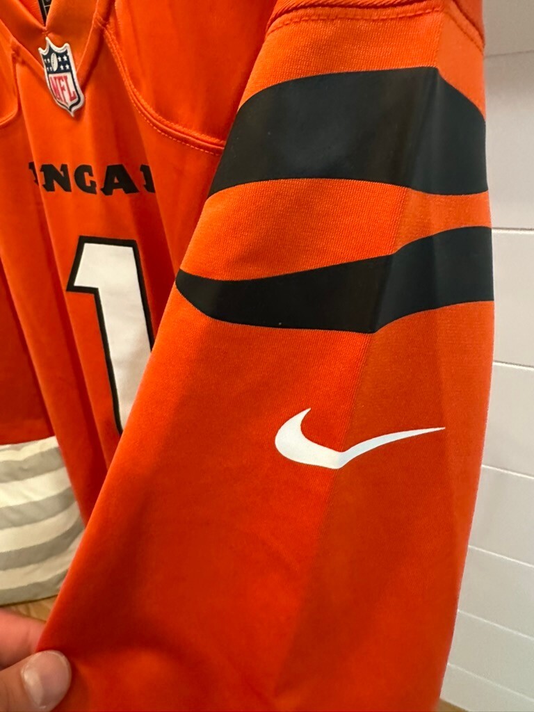 Ja’Marr Chase Signed Cincinnati Bengals Orange Nike XL Jersey – Beckett