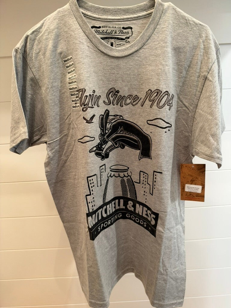 Mitchell & Ness Flying Since 1904 Gray Graphic T-Shirt Men's Medium New Tags