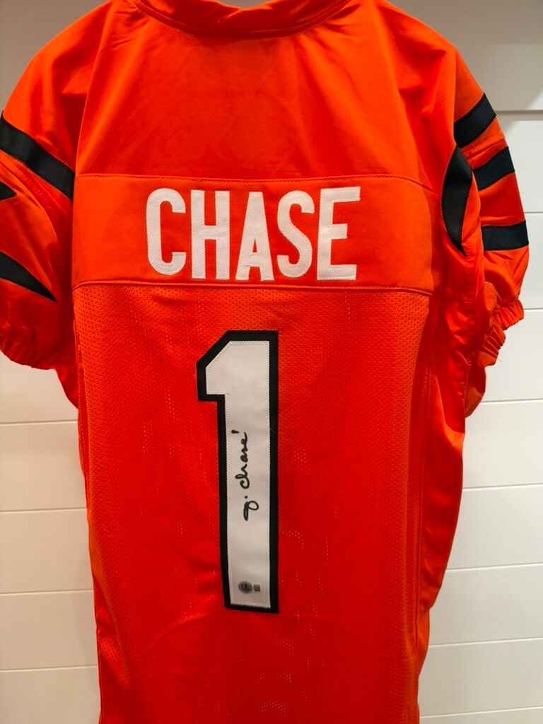 Ja'Marr Chase Signed Cincinnati Bengals #1 Orange Jersey XL Beckett BAS