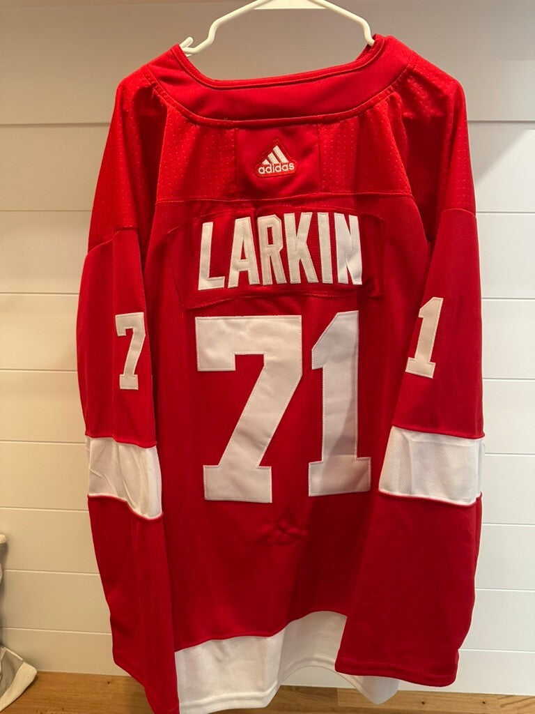 Detroit Red Wings Larkin #71 NHL Hockey Jersey Size 60