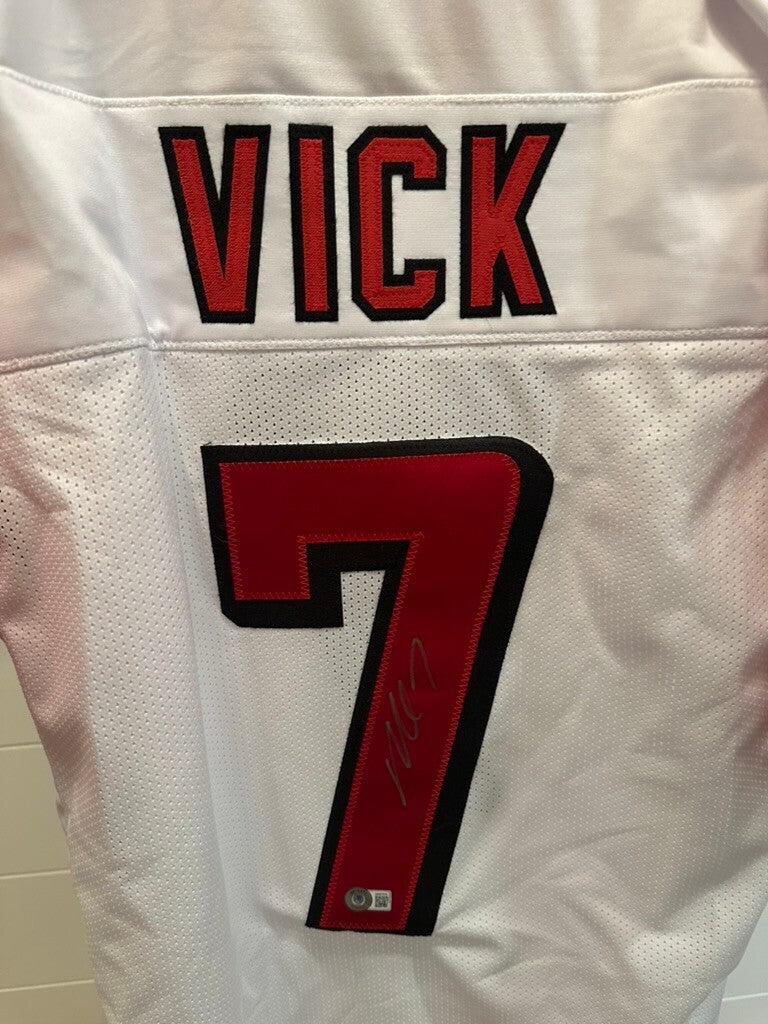 Mike Vick Signed Atlanta Falcons #7 Jersey – Beckett Witnessed