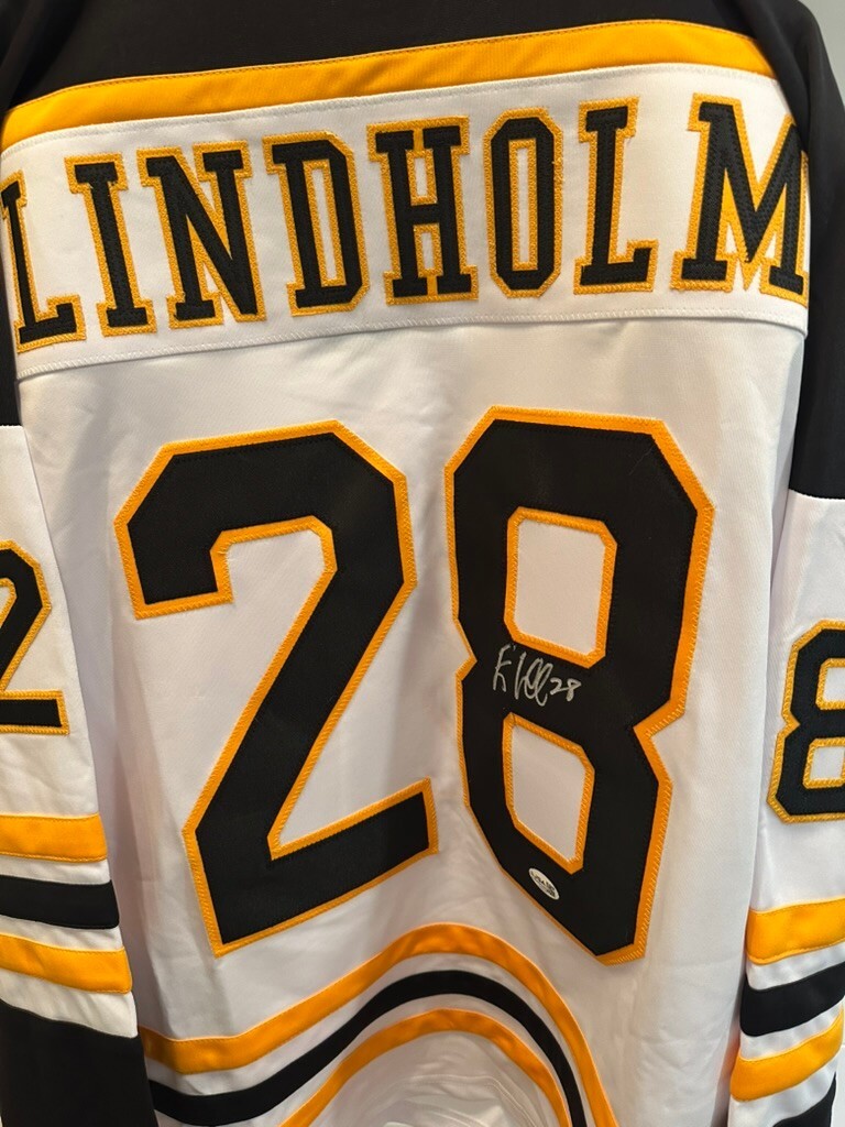 Elias Lindholm Signed NHL Hockey Jersey #28 with JSA Authentication