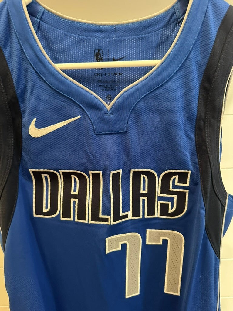 Luka Doncic Signed Dallas Mavericks Nike Authentic Jersey #77 Size 48 PSA