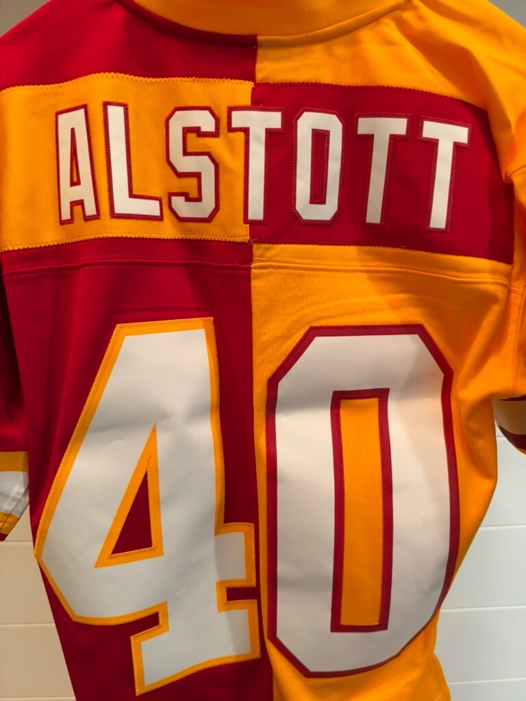 Mike Alstott Buccaneers Mitchell & Ness Split Legacy Jersey Small 36 NWT