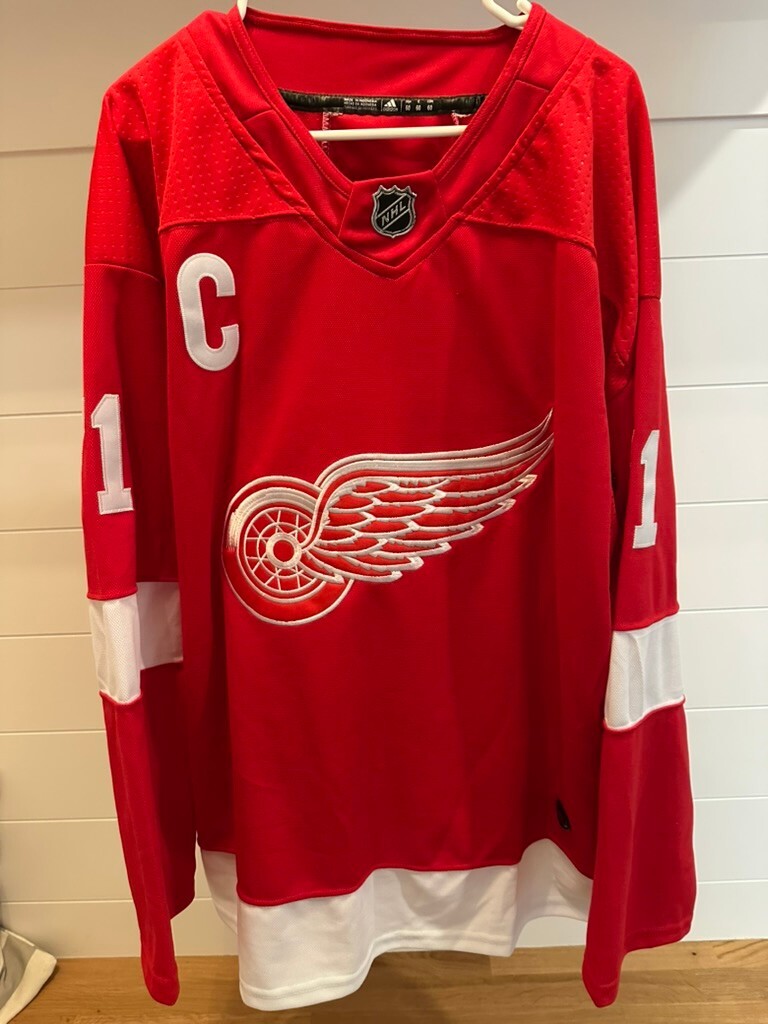 Detroit Red Wings Larkin #71 NHL Hockey Jersey Size 60