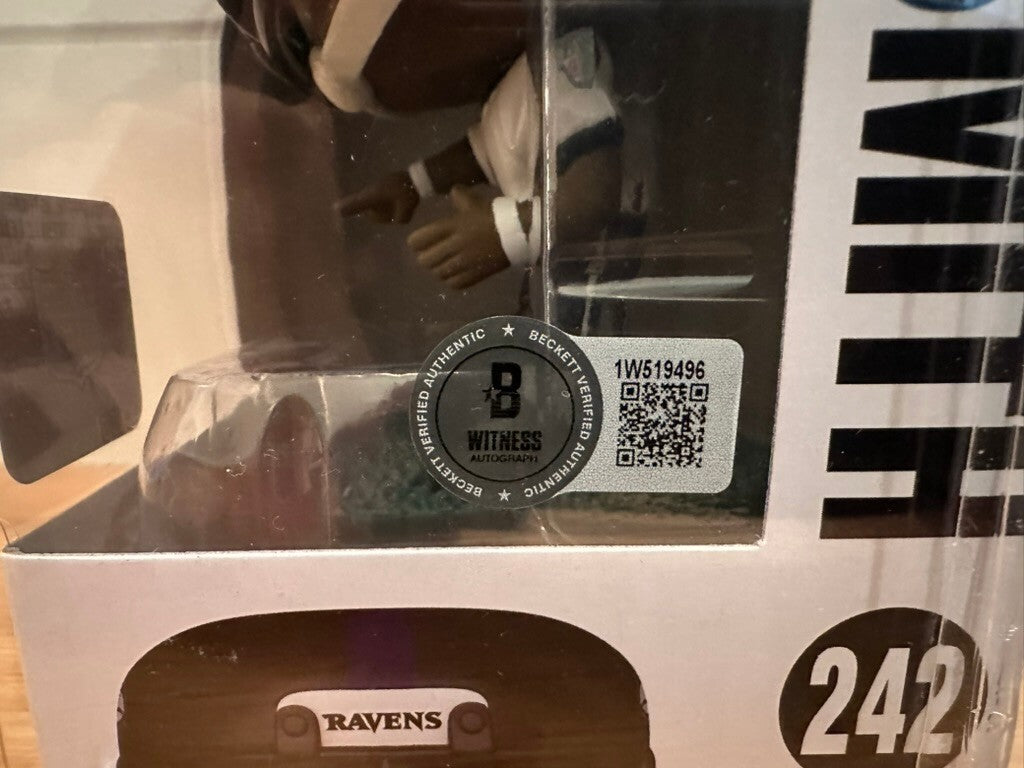 Roquan Smith Signed Funko Pop #242 Baltimore Ravens Beckett Witnessed