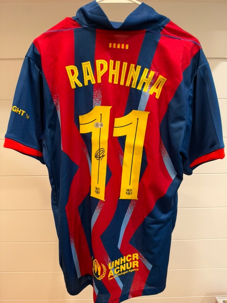 Raphinha Signed FC Barcelona #11 Soccer Jersey Beckett BAS Size Medium