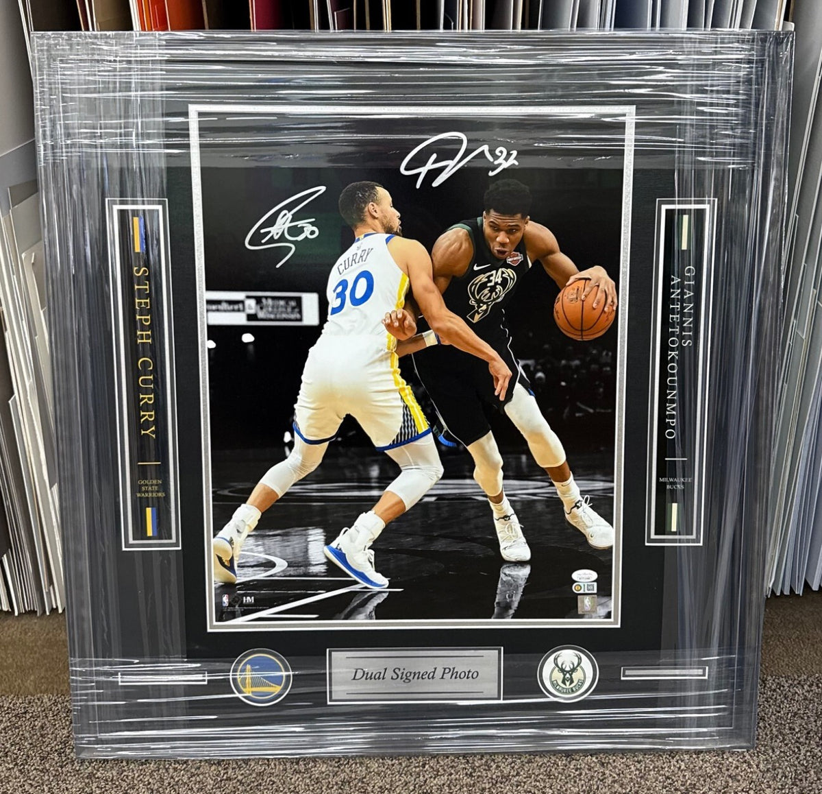 Stephen Curry Giannis Antetokounmpo Dual Signed 16x20 Framed Photo JSA USA SM