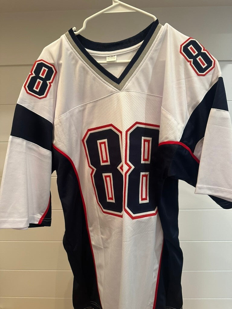 Martellus Bennett Signed Patriots White Custom Jersey #88 JSA COA
