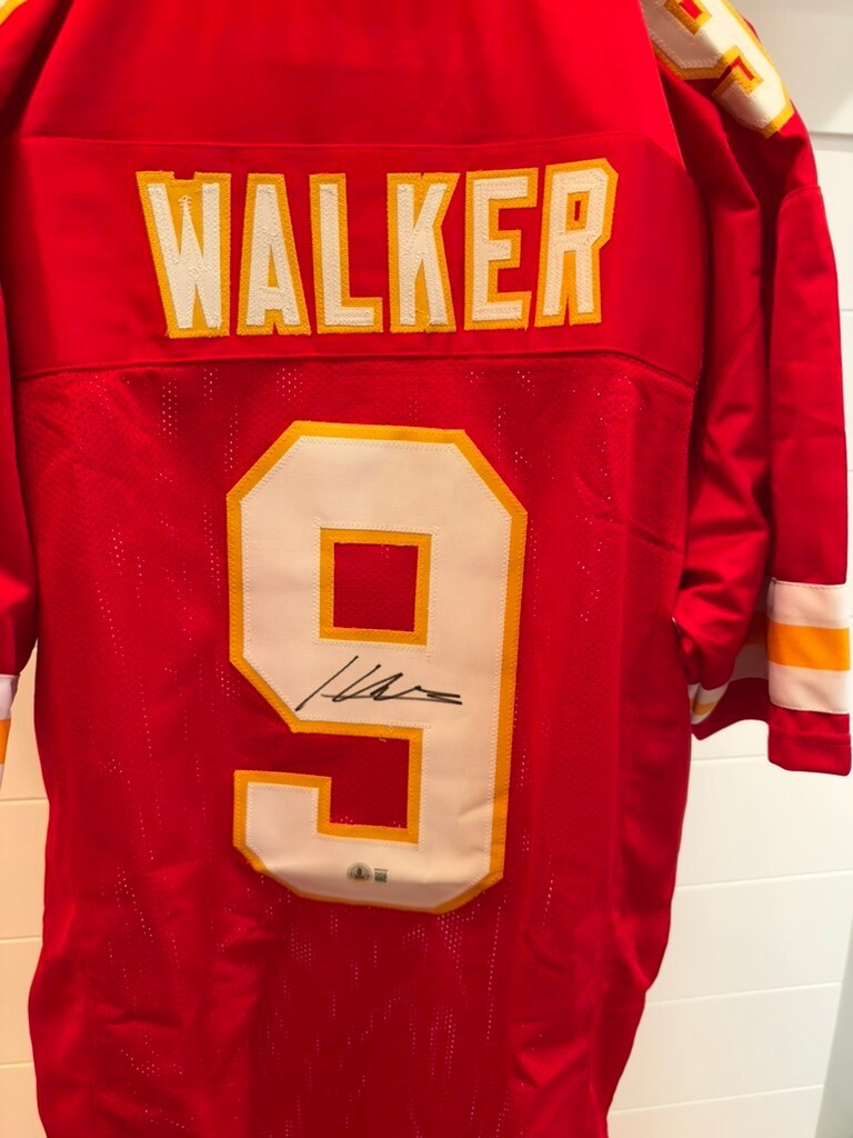 Kenneth Walker III Signed Kansas City Chiefs Jersey Beckett