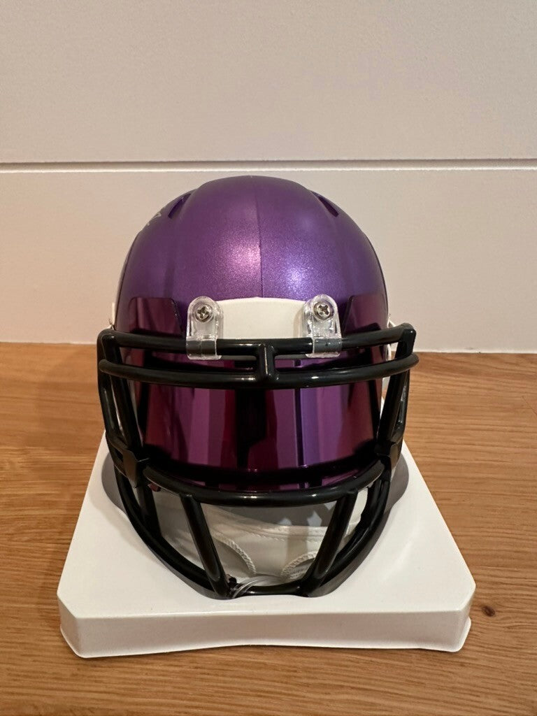 Kyle Rudolph Signed Minnesota Vikings Mini Helmet – Envoy Collectables COA