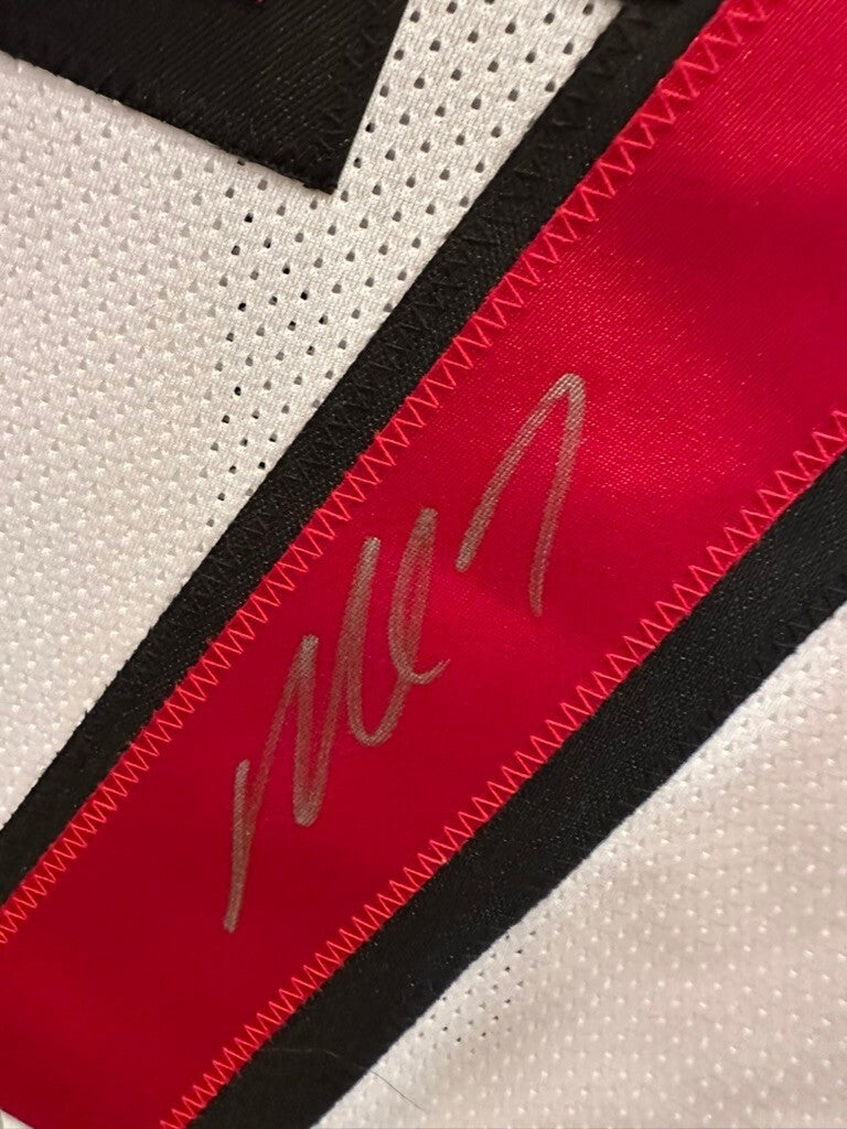 Mike Vick Signed Atlanta Falcons #7 Jersey – Beckett Witnessed