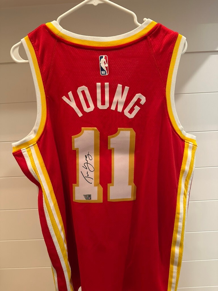 Trae Young Signed Atlanta Hawks Nike Icon Swingman Jersey Fanatics Authenticated