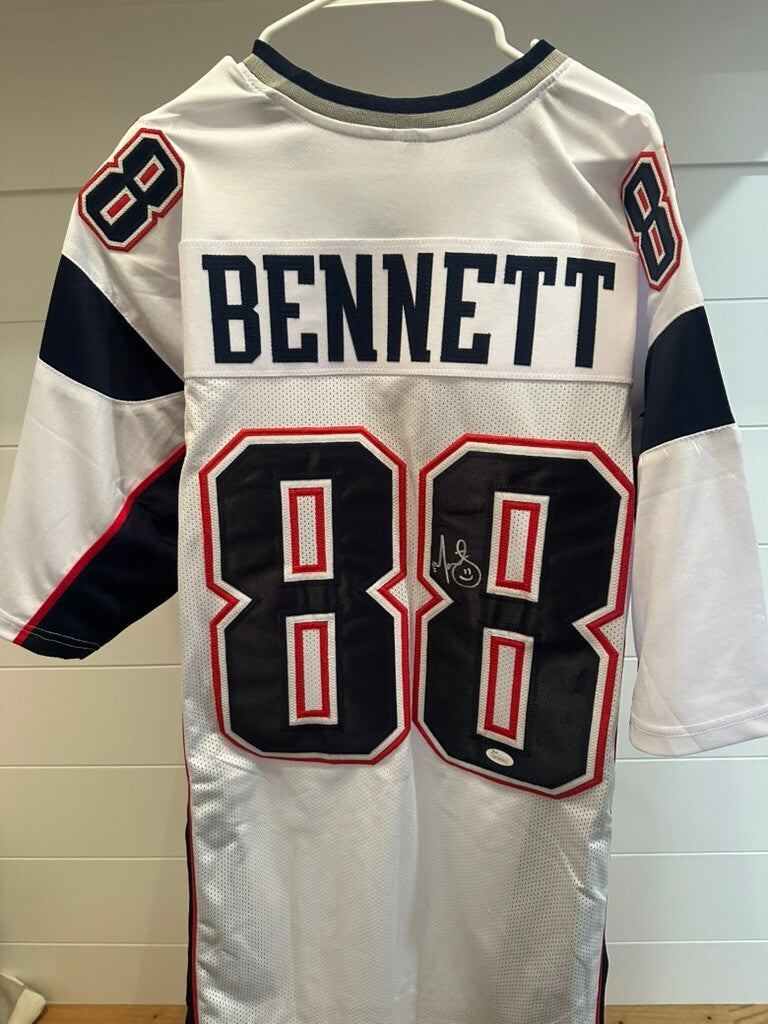 Martellus Bennett Signed Patriots White Custom Jersey #88 JSA COA