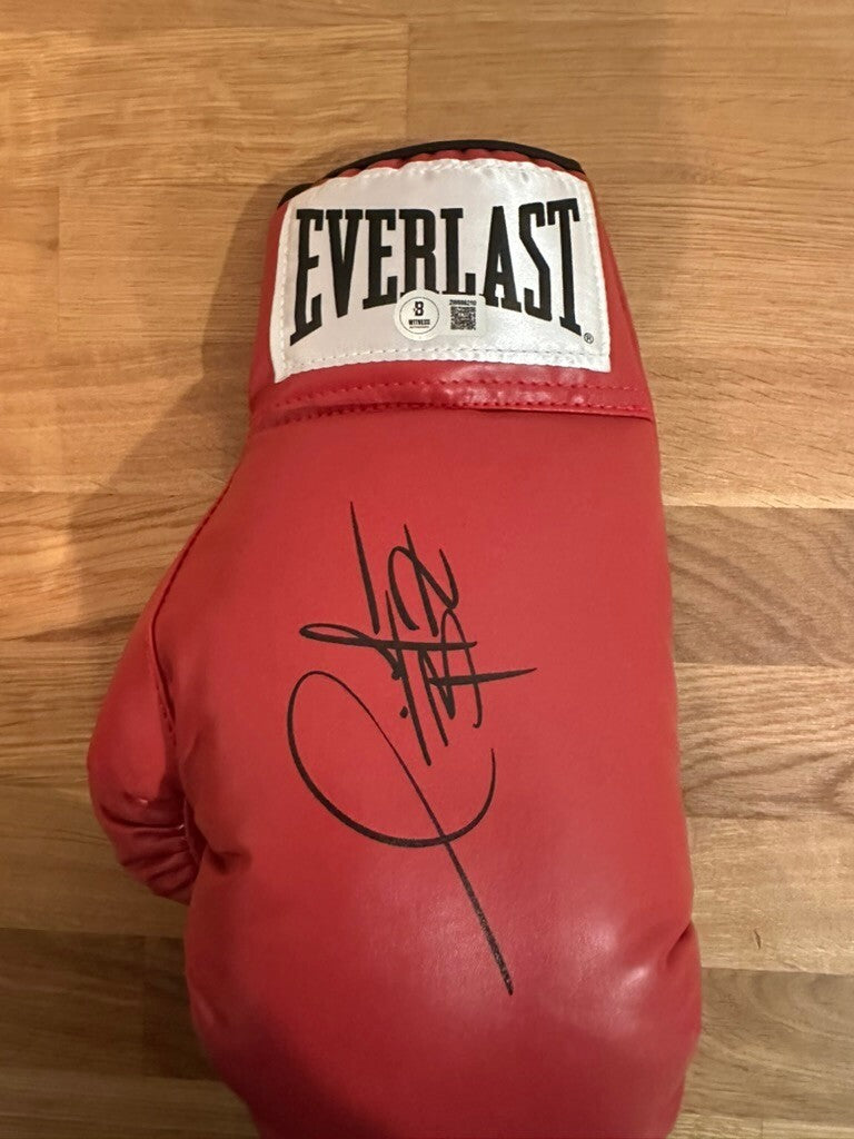 Everlast Red Boxing Glove Signed by Deontay Wilder with Beckett Authentication