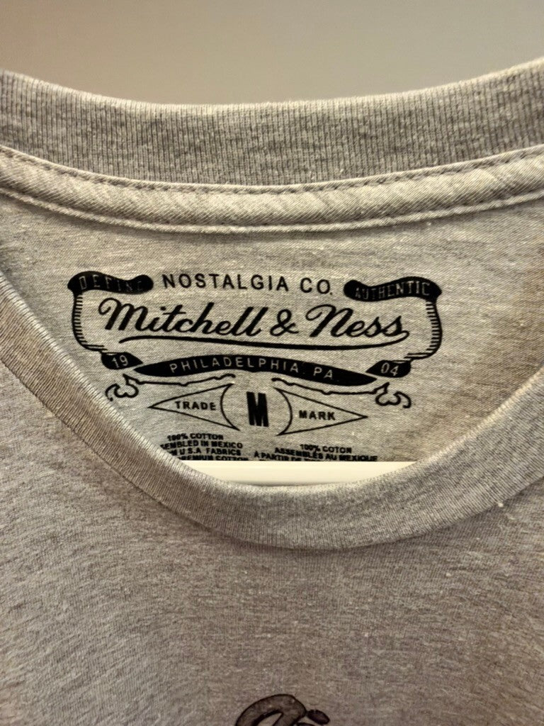 Mitchell & Ness Flying Since 1904 Gray Graphic T-Shirt Men's Medium New Tags