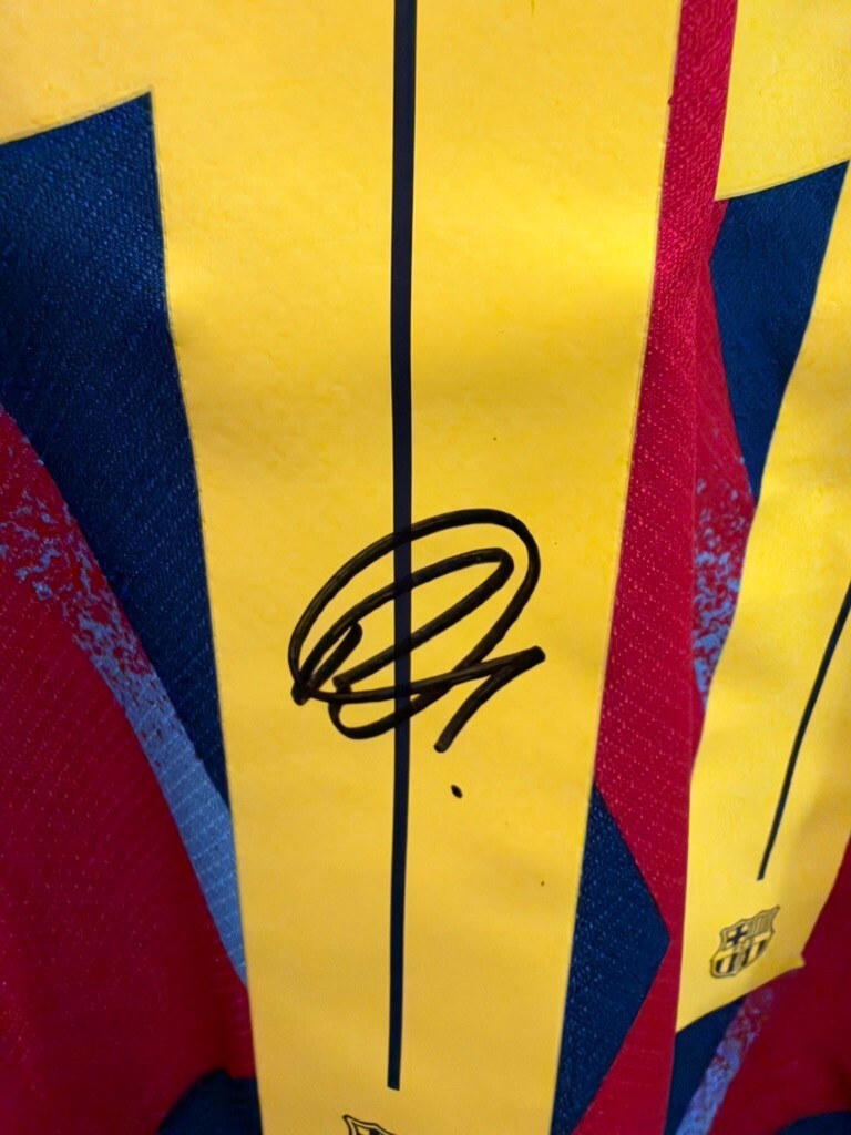 Raphinha Signed FC Barcelona #11 Soccer Jersey Beckett BAS Size Medium