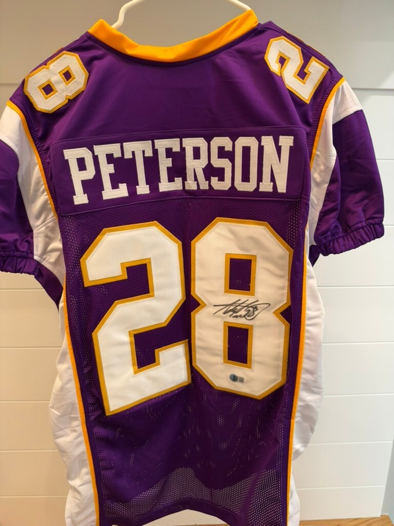 Adrian Peterson Signed Minnesota Vikings #28 Jersey XL Beckett Witnessed