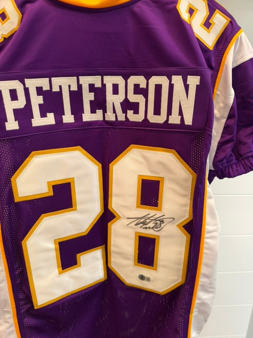 Adrian Peterson Signed Minnesota Vikings #28 Jersey XL Beckett Witnessed