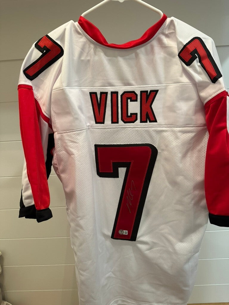 Mike Vick Signed Atlanta Falcons #7 Jersey – Beckett Witnessed