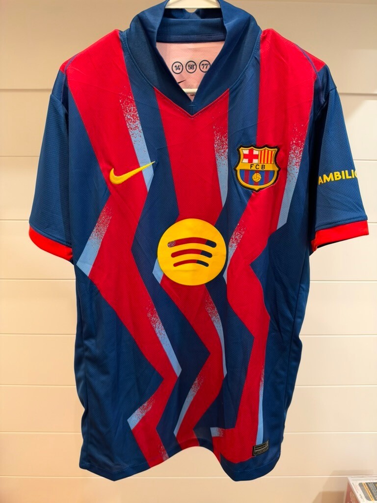 Raphinha Signed FC Barcelona #11 Soccer Jersey Beckett BAS Size Medium