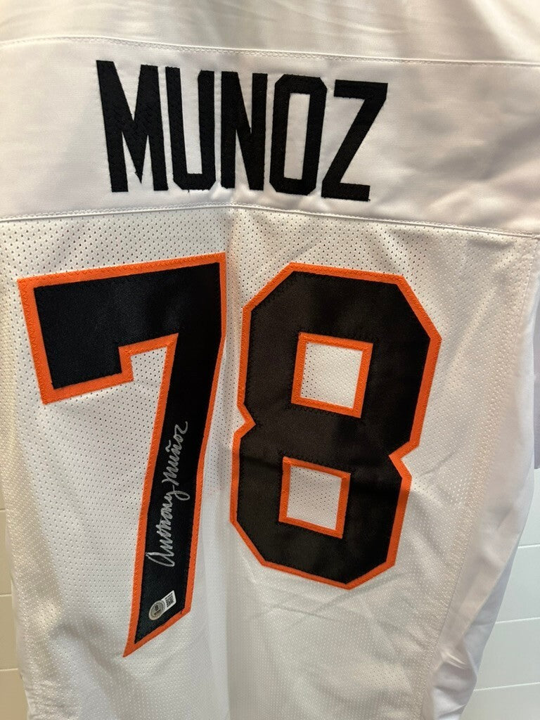 Cincinnati Bengals #78 Anthony Munoz Signed White Football Jersey with Beckett W