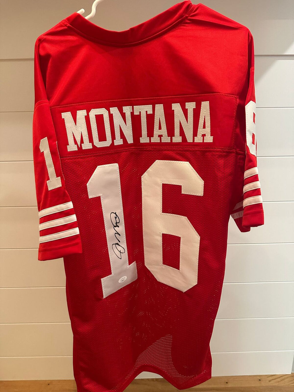 Joe Montana Signed San Francisco 49ers #16 Jersey – JSA Authenticated