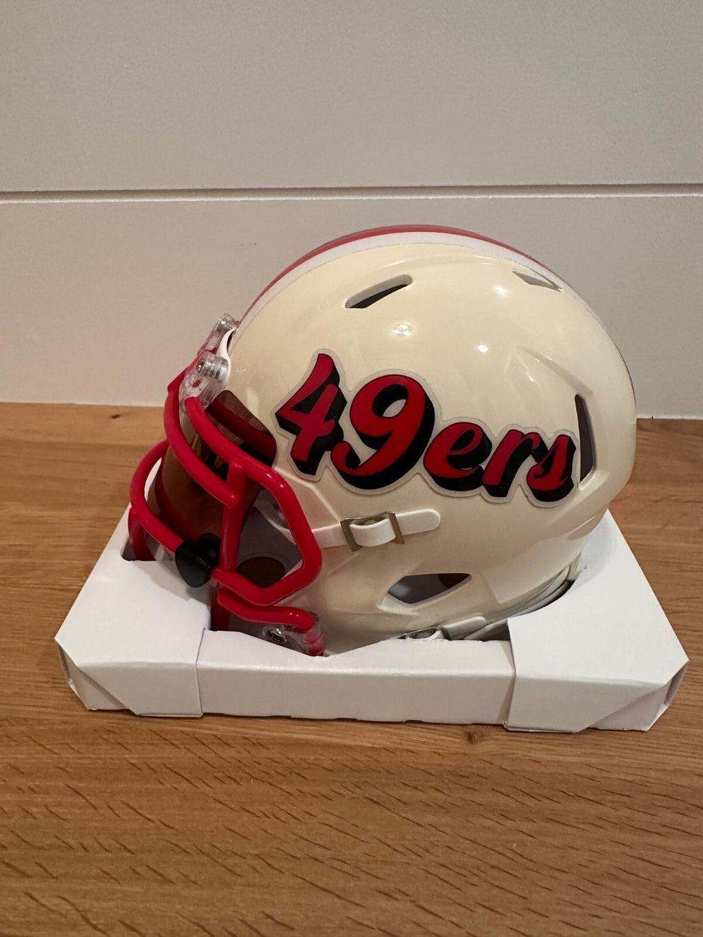 Dre Greenlaw Signed 49ers Retro Riddell Mini Helmet – Beckett Witnessed